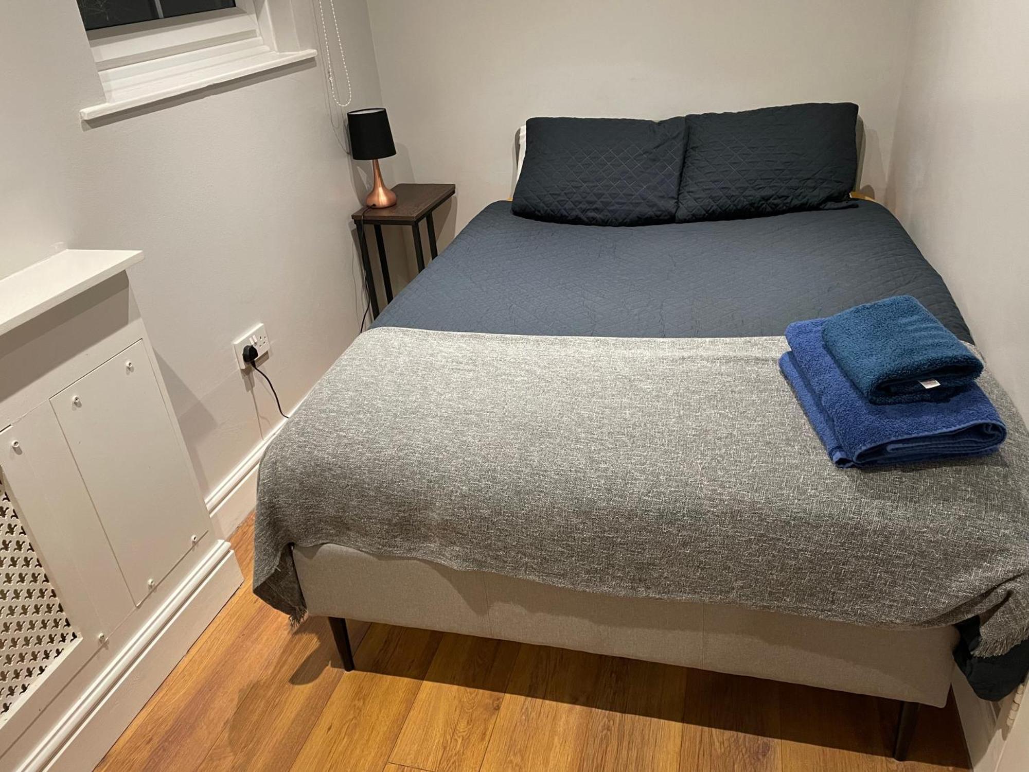 2 Bedroom Apartment Chiswick Park Tube Station Londra Exterior foto